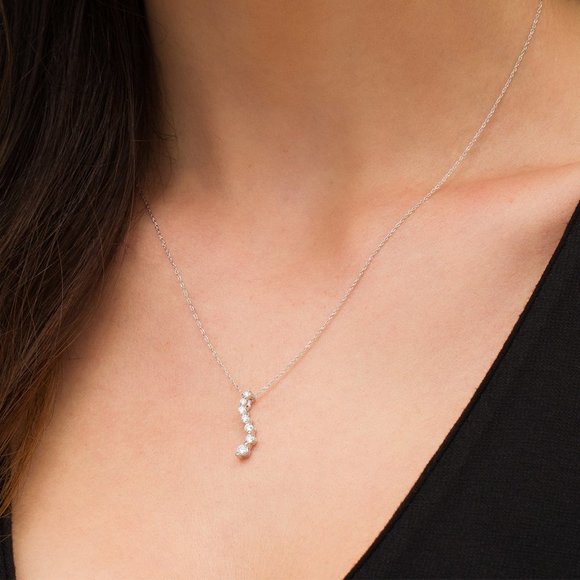 𝅺Michael Hill Jewellers 0.33 CT. T.W. Journey Diamond Necklace in 10K White Gold - Picture 2 of 7
